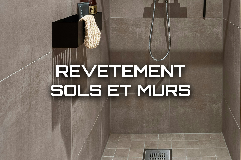 Douche à l’italienne avec carrelage moderne dans une salle de bain rénovée